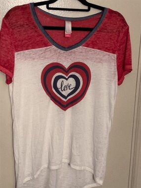 No Boundaries Red, White, & Navy Heart 'Love' Burn out V-Neck Tee.
